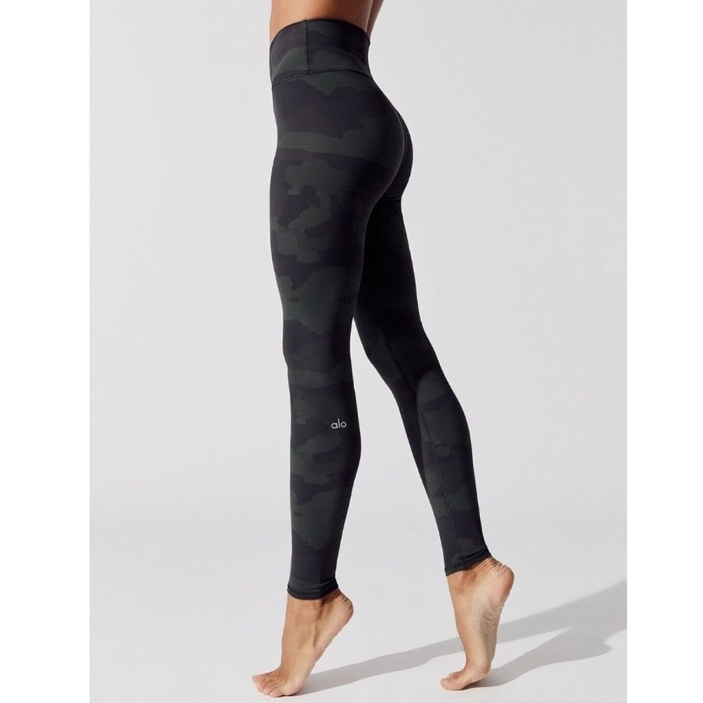 ALO Yoga Dark Camo Leggings